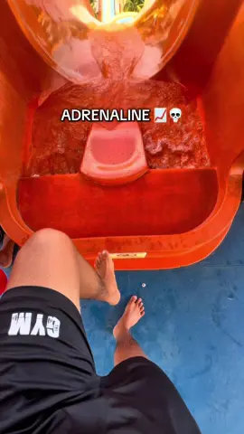 so scared 😱💀 #waterslide #adrenaline #VinWonders #GreenCreator #dulich