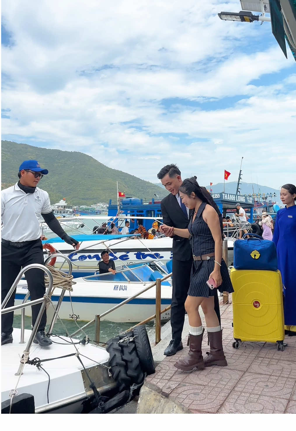 Tính ra tui là người đầu tiên rì viu resort này luôn á ta #dulich #dulichvietnam #nhatrang #resort 