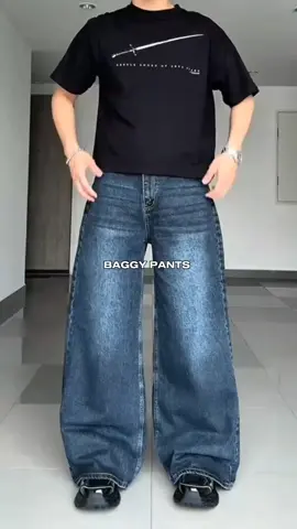 baggy blue pants. #bluejeans #baggypants #pants #fyp #4u 