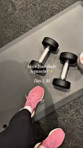 Good morning 🌞 decided to start the day with moving my body.   #morningroutine #Fitness #workout #moveyourbody #morningmotivation @Fabletics @Nike @Planet Fitness 