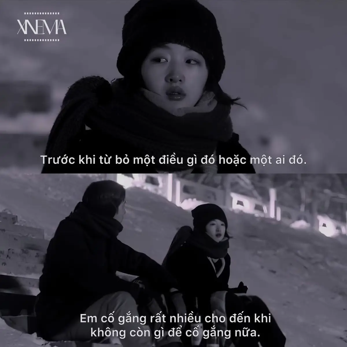 Căn phòng vẫn là nơi quen thuộc, nhưng bầu không khí thì khác hẳn. Nó đặc quánh lại bởi những hồi ức. Cô ngồi bất động trên giường, đôi tay ôm gối, mắt dán vào khoảng tường trắng. Ngày xưa, căn phòng này từng đầy tiếng cười. Anh hay gõ nhẹ vào ly cà phê cô pha: – “Đắng quá, nhưng mà uống được. Thế mới giống em.” Cô bật cười, rồi tự nhủ: “Chỉ cần có anh thôi, đắng cũng thành ngọt.” Nhưng càng về sau, câu nói của anh đổi khác. Anh nhăn mặt, đặt ly xuống bàn: – “Sao lần nào em cũng làm nhạt thế này?” Cô im lặng, quay lưng đi, che giấu giọt nước mắt rơi xuống. Cô biết rõ, tình yêu đã rạn từ rất lâu. Chẳng cần ai phải nói, những khoảng cách, những câu nói vô tình kia chính là bằng chứng. Nhưng lạ lùng thay, trái tim cô vẫn cố bám víu. Cô tự lừa dối mình: “Hay thử thêm một lần nữa…” Đêm nay, khi nhớ lại, cô thở dài: – “Thật ra, người ta không làm trái tim mình đau. Chính mình tự làm đấy chứ.” Nỗi đau lớn nhất không phải là anh rời đi. Mà là chính cô, ngày ấy, đã nhìn rõ sự thật nhưng không đủ can đảm để buông tay. Cô ngã lưng xuống gối. Ngoài kia, tiếng còi xe vọng vào không ngừng, nhắc nhở rằng cuộc sống vẫn tiếp tục. Nhưng trong lòng cô, vẫn còn nguyên một khoảng trống chưa kịp lấp đầy. Cô nhắm mắt, ký ức tự ùa về, rõ ràng đến mức như vừa mới hôm qua. Hôm ấy, cả hai ngồi trong quán quen dưới dãy đèn vàng mờ. Ly cà phê của anh vơi đi một nửa, cốc trà sữa của cô còn nguyên. Không ai chạm vào. Anh chống cằm, giọng nhạt nhẽo: – “Anh thấy… chúng ta cứ như thế này hoài thì chẳng đi đến đâu.” Cô cúi xuống, gượng cười: – “Hay mình thử lại thêm lần nữa? Biết đâu…” Anh cắt lời, nhẹ nhưng dứt khoát: – “Không phải chưa thử. Chỉ là… hết rồi.” Trái tim cô lúc ấy như ai bóp nghẹt, nhưng vẫn cố vớt vát: – “Anh còn nhớ đã từng nói, chỉ cần có em, mọi thứ sẽ ổn không?” Anh ngồi lặng vài giây, rồi thở dài: – “Ừ, nhưng bây giờ không ổn nữa.” Chỉ một câu, như nhát dao cuối cùng, cắt đứt sợi dây đã mòn rách từ lâu. Không cãi vã, không giận dữ, chỉ là sự mệt mỏi phủ lên cả hai. Cô lặng im, bàn tay siết chặt chiếc thìa nhỏ đến mức lạnh buốt. Trong lòng vang lên một câu, nhưng cô không nói ra: “Không ai làm em đau cả. Chính em thôi – em biết phải buông từ lâu, nhưng lại không đủ can đảm.” Trời hôm đó không mưa, cũng chẳng nắng. Chỉ là một buổi chiều lưng chừng, gió nhẹ thổi qua con phố quen thuộc. Cả hai đi bên nhau một đoạn ngắn, rồi chậm rãi dừng lại ở ngã rẽ. Anh nhét tay vào túi quần, mắt nhìn xuống đất, giọng hờ hững: – “Em về trước đi, anh còn chút việc.” Cô ngước nhìn, định nói điều gì đó, nhưng môi run rẩy không bật thành lời. Một phần trong cô vẫn muốn níu lại, nhưng lý trí lại thì thầm: “Níu để làm gì, khi người ta đã buông?” – “Ừ… vậy anh đi đi.” – cuối cùng, cô chỉ có thể nói thế. Anh khẽ gật đầu. Không một cái ôm, không một cái nắm tay cuối. Bước chân anh xa dần, hòa vào dòng người, để lại khoảng không loang loáng ánh đèn đường. Cô đứng đó thật lâu. Tim đập nặng nề như có tảng đá đè. Đôi mắt dõi theo bóng lưng quen thuộc ấy, cho đến khi nó biến mất hoàn toàn. Chỉ còn lại mình cô giữa phố xá đông đúc mà thấy trống trải đến lạ. Lúc quay lưng về nhà, cô thấy chân mình nặng trĩu. Mỗi bước đi như dẫm lên chính sự dại khờ của bản thân. “Đáng ra, mình đã có thể buông sớm hơn… để không đau đến thế này.” Về đến căn phòng, cô vứt túi xách xuống ghế, bật đèn. Không gian quen thuộc hiện ra, nhưng giờ trống rỗng đến nghẹt thở. Chiếc cốc anh từng uống vẫn còn trên kệ. Cái áo anh để quên vắt trên ghế. Tất cả như đang nhìn vào cô, nhắc nhở: “Anh đã từng ở đây. Giờ thì không nữa.” Cô ngồi phịch xuống sàn, hai tay ôm lấy đầu, nén chặt tiếng nấc. Và trong khoảnh khắc ấy, cô hiểu: nỗi đau lớn nhất không phải vì anh rời đi, mà vì chính cô – người đã biết phải dừng từ lâu nhưng lại không đủ can đảm để buông. “Đôi khi, không ai làm trái tim mình đau cả. Mà là do chính mình…” Một vết sẹo không bao giờ biến mất – để nhắc cô rằng, tình yêu không bao giờ kết thúc bằng sự phản bội hay chia tay. Nó kết thúc ngay khoảnh khắc ta biết phải buông, nhưng không đủ can đảm để làm điều đó.