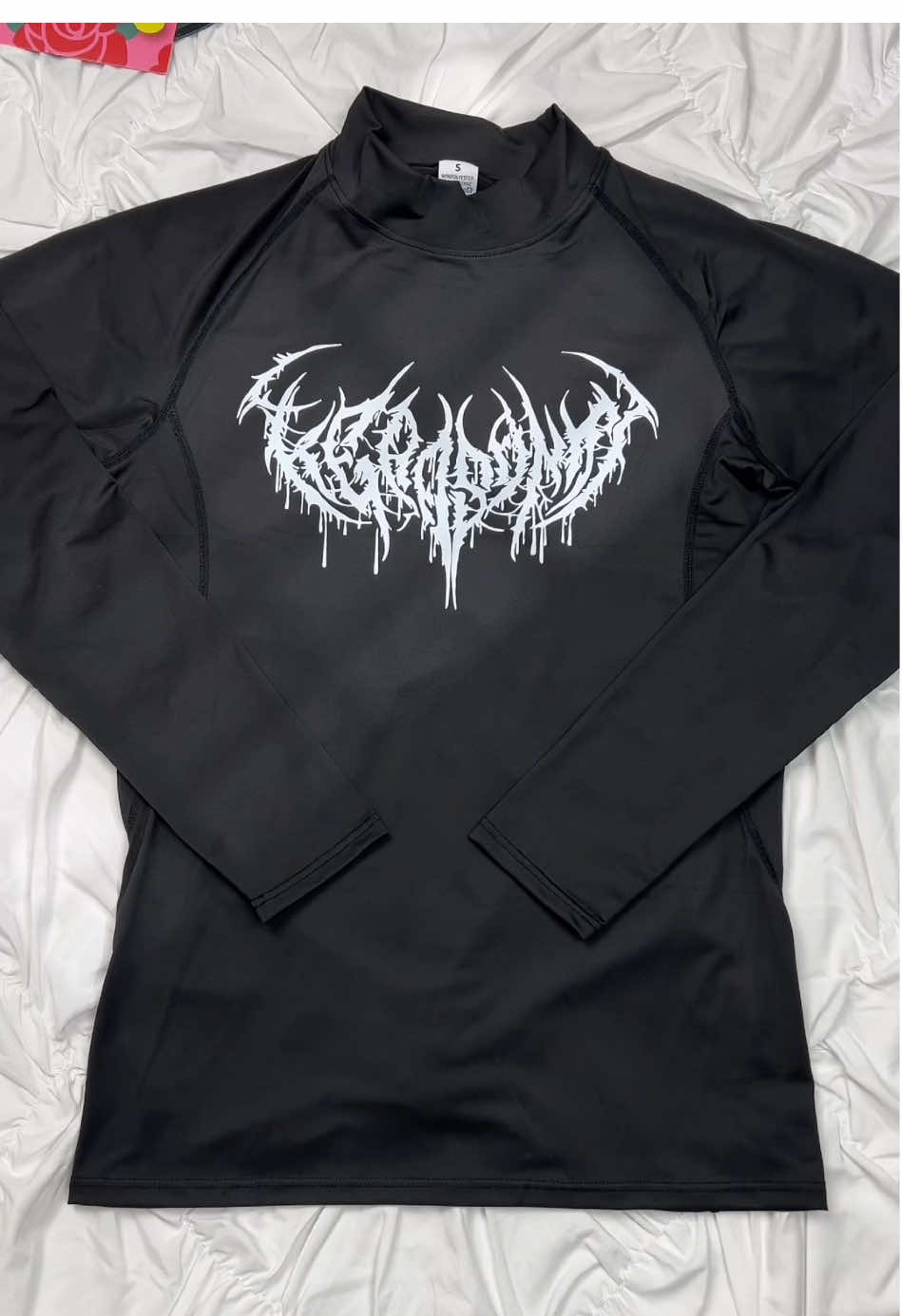 Honestly, the perfect workout shirt I’ve owned— fits perfect 🔥 #workoutshirt #gymshirt #Fitness #sportwear #longsleeve #spotlightfinds #tiktokmademebuyit #tiktokshoplabordaysale #tiktokshopcreatorpicks #TikTokShopRestock #tiktokshopblackfriday 