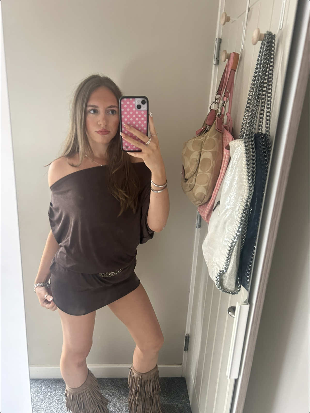 Eveyone needs this dress ngl #dress #offtheshoulderdress #browndress #clothes 