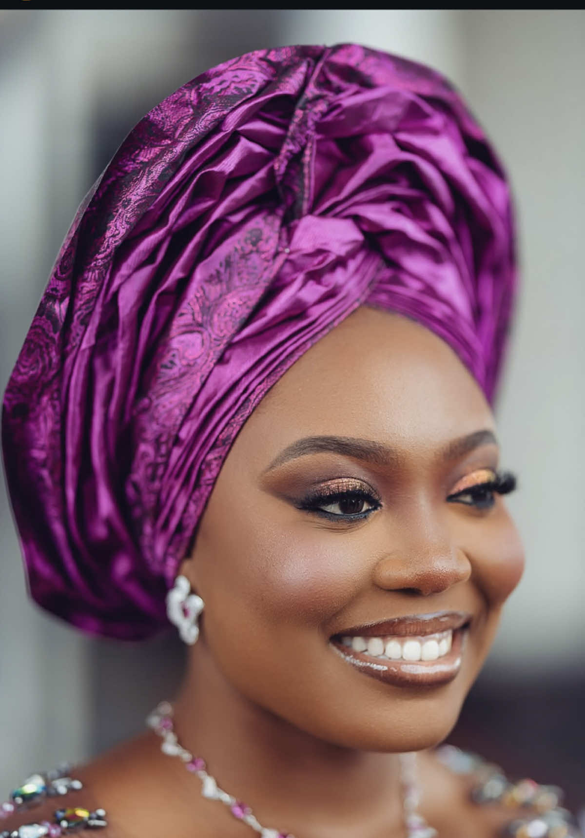 I attempted tying gele on myself for the first time here is the outcome.  What do you think?  #howtotiegeleonyourself #segogele #gele #DIY #howtotiesegogelebyyourselves 