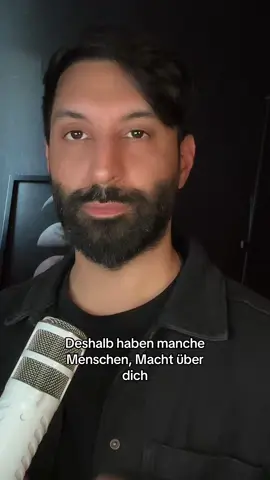 Manche Menschen haben Macht über dich, weil du ständig reagierst. #Macht #persönlochkeitsentwicklung #menschen #psychologie #fyp 