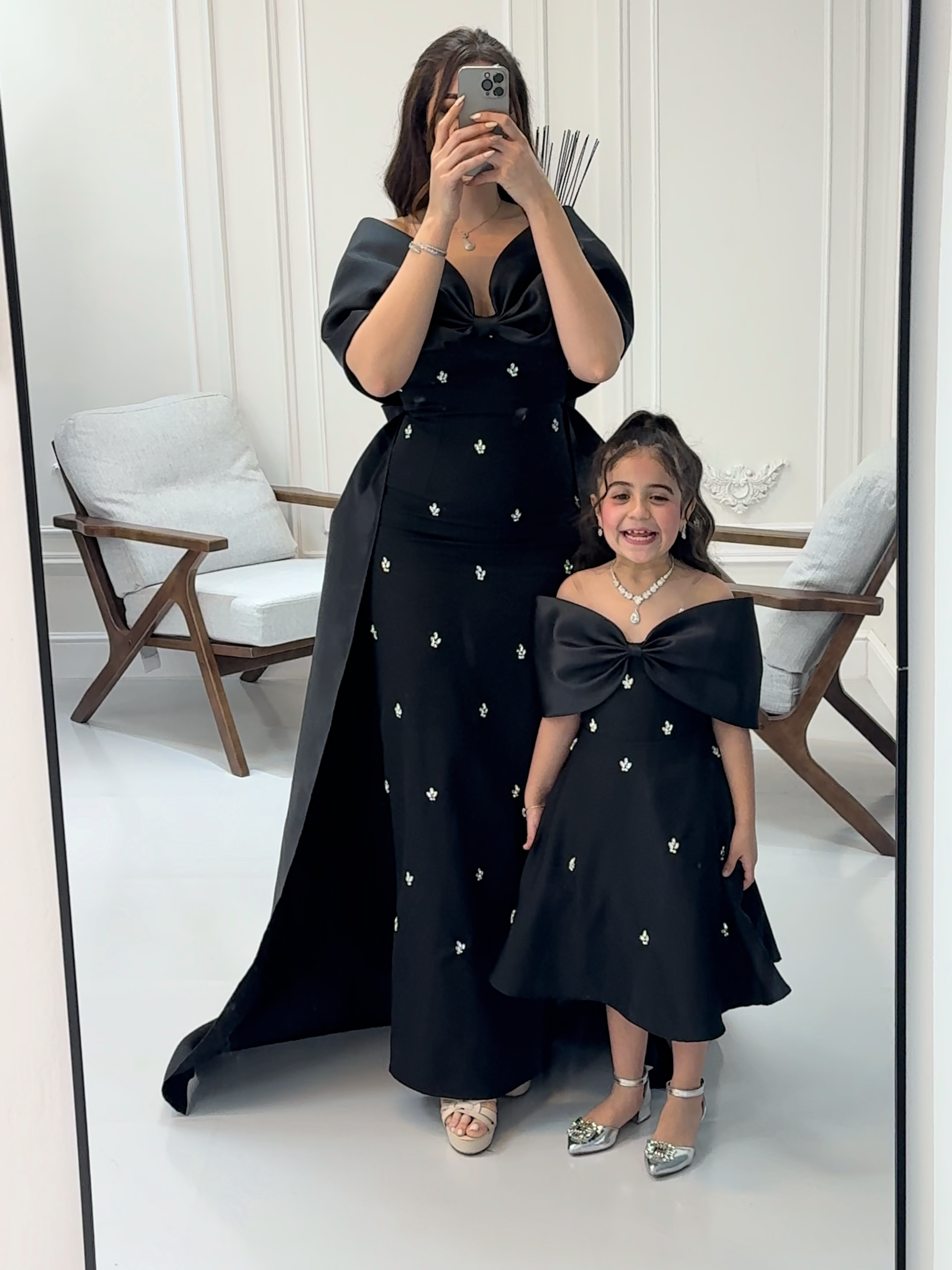 اجمل فستان للام والبنوته فقط ب345ريال 😍 #فساتين_المصمم_الحديث #فساتين_مناسبات #فستان_سهرة #فساتين_سهرة #متجر_فساتين #فساتين_اطفال