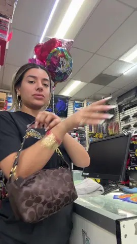 #señorita #periodtok #whatsinmybag #periodpurse #goodmorning 