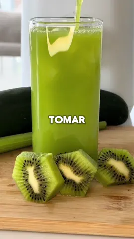 Estos son los 3 jugos verdes que tiene que tomar si quieres bajar de peso #jugos #bajardepesonatural #jugossaludables #batidos #consejosdesalud 