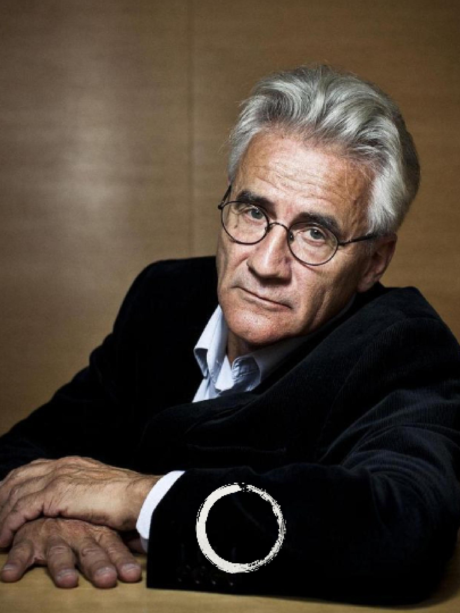 La sagesse n’est pas une illusion de bonheur, mais la lucidité d’accepter la vérité. Mieux vaut une vraie tristesse qu’une fausse joie : c’est là que commence la profondeur de vivre. 🎙️  André Comte-Sponville 🎥 LEGEND #philosophie  #développementpersonnel  #réflexion  #sagesse  #inspiration