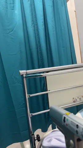 Malam yg mencekam 😭 full banyak pasien di ugd teriakan kanan kiri, suara mesin #kan menjadi memori dalam hidup 😭