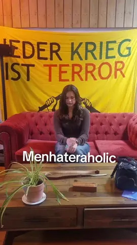 Es wurde Kein Mann Verletzt beim Dreh des videos🎀 #linke #matchaholic #homo #feminismus #barbiegirl @clubmate.original 