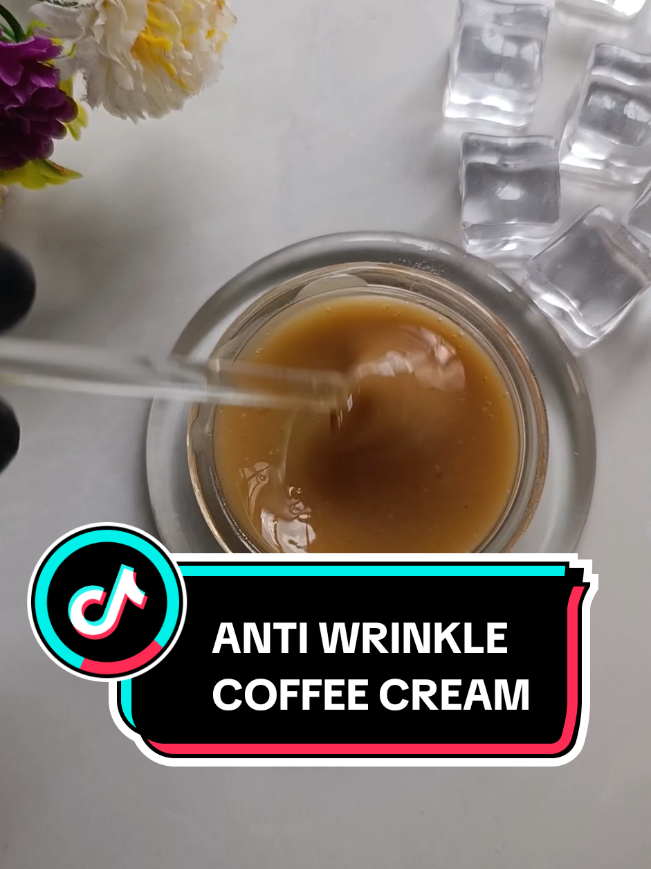 How to make coffee anti-aging face cream. #facecream #antiaging #antiwrinkle #coffeecream #naturalrecipes 