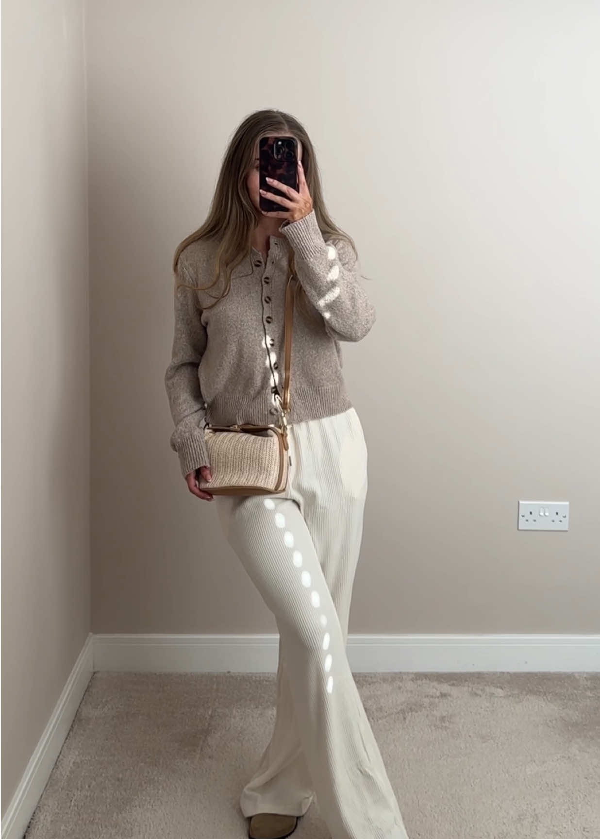 Obsessed with these colours 🍂 #fashiontiktok #outfitinspo #outfit #OOTD #autumnfashion