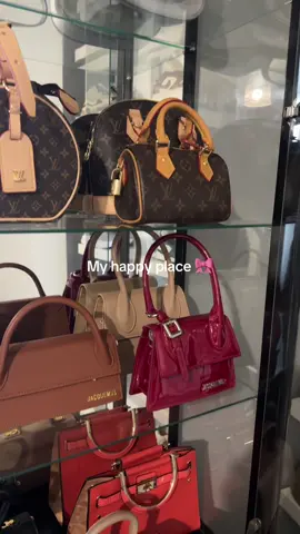 The obsession is real girls  #bagaddict #bags #shoe #boujee #styleinspo 