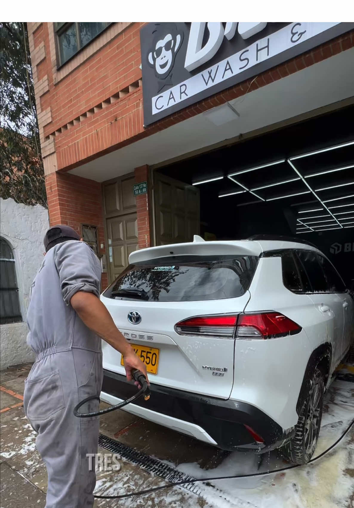 ✨ Tu carro merece lo mejor… en BROSS Colombia lo encuentra 🚗🔥 #BROSSColombia #CuidamosTuCarro #carwash #brosscolombia 
