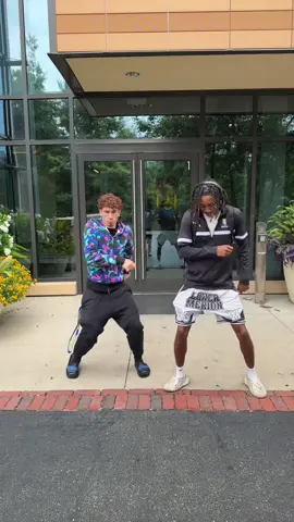 phone booming like the trappp📲🏚️ (Dc: Me & @Kigocrazy) #fypシ #viral #chi_dlo #chicago #chicagotiktok 