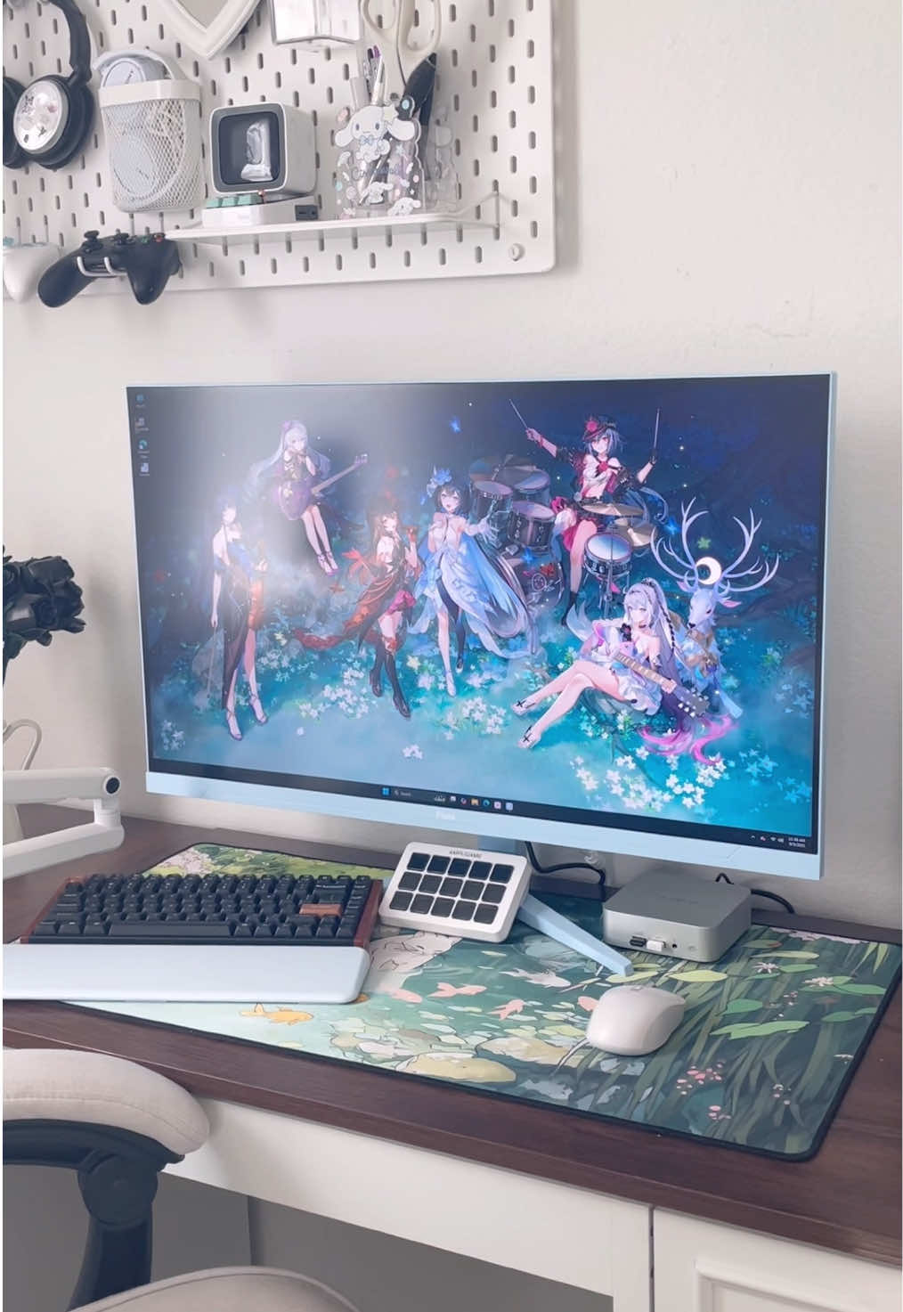 perfect to take out of the house with me! #minipc #GEEKOM #GEEKOMA6 #gaming #tiktokshop @GEEKOM 