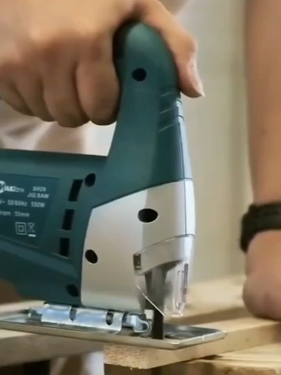 serra tico tico 700 watts com base ajustavel #serra #ticotico  #comprodopequeno  #tiktokshop 