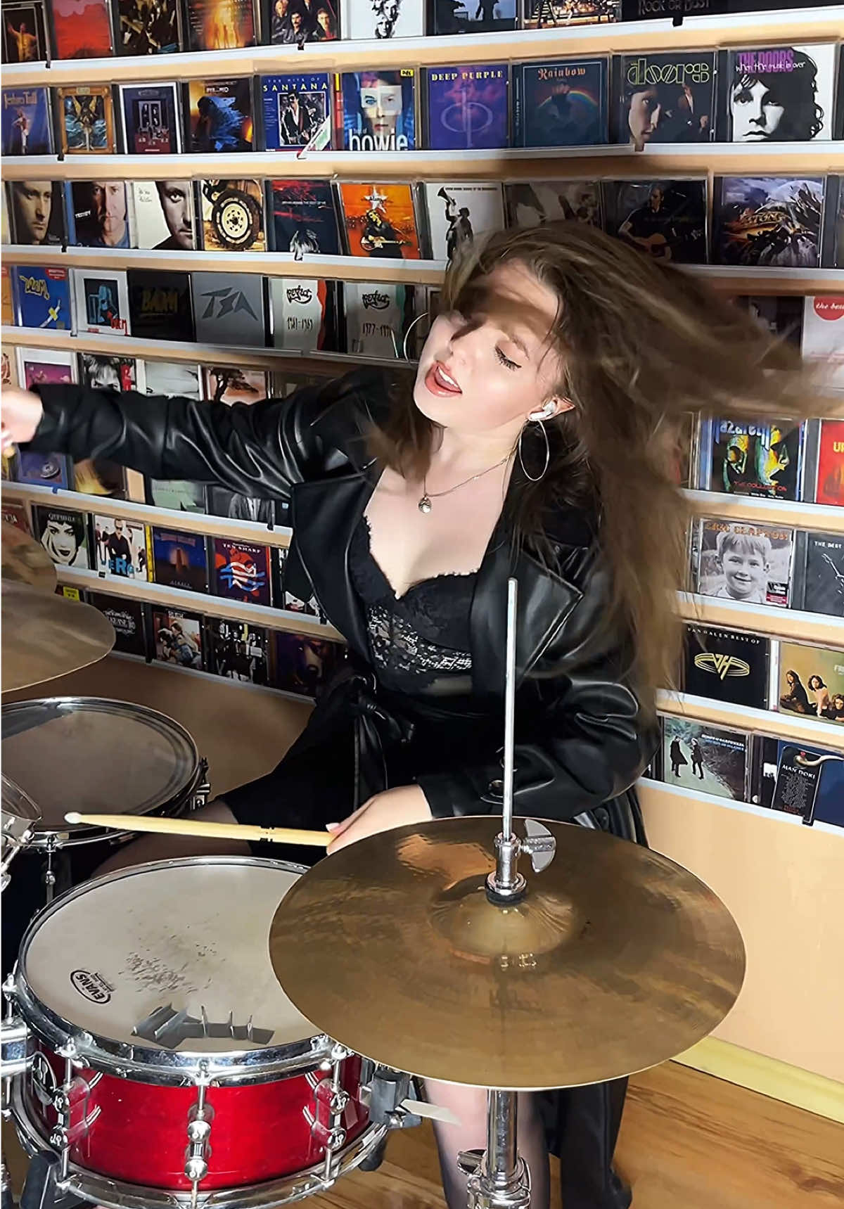 O da sensin, o da sensin ❤️‍🔥 #benbirtekadamsevdim #drums #burcugüneş #selamişahin #drummergirl 