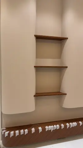 - عمل اليوم تركيب بالرياض فقط ، بديل شيبورد قماشي وبروز تلفزيون وفواصل ، الوان فندقية مميزة مطفي مع ميزة انحناءه على الزوايا  لدى حكاية مكان للديكور وهذي ارقام التركيب بالرياض : 0581513536  #حكاية_مكان_للديكور #viral #exploremore #fyp #explore 