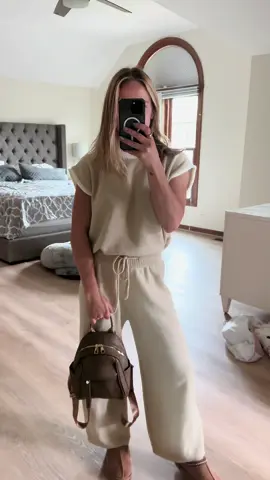 Been living in this outfit #tiktokshop #fallshoes #falloutfits #fallfashion #minibackpack 