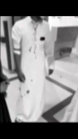 يوم معك و يوم عليك! لا تُظهر الحياة أي ولاء-في يوم من الأيام ترفعك كما لو كنت تمتلك العالم ، وفي اليوم التالي تحبطك كما لو كنت لا شيء يوم لك ويوم عليك .  الخيانة اعضم درس لها