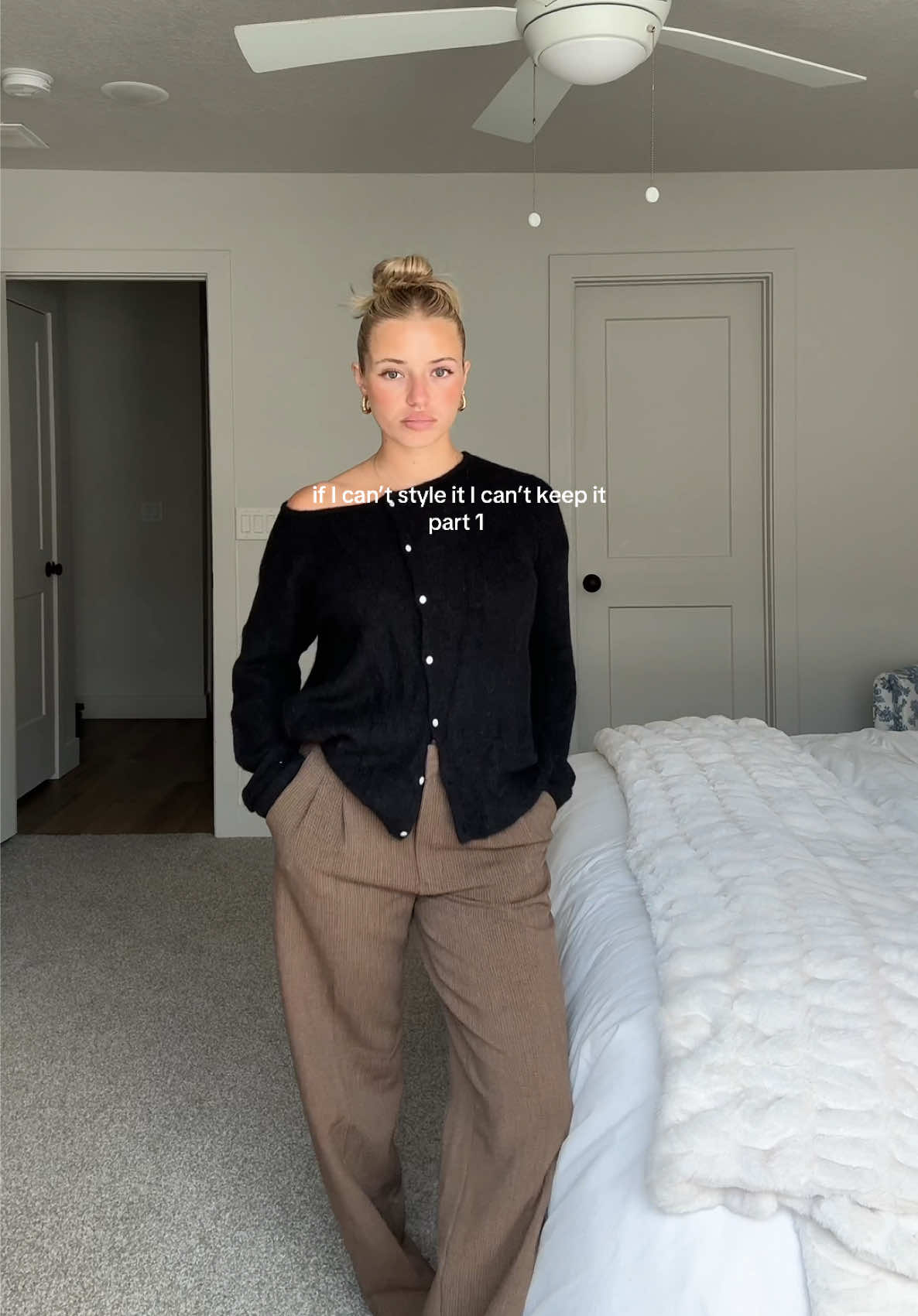 okay but now imagine the outfit with a big blowout 😛 #falloutfitinspo #falloutfits #ificantstyleiticantkeepit #styleinspo #trousersoutfit @Aritzia @sourceunknown.official @Sézane @setactive 