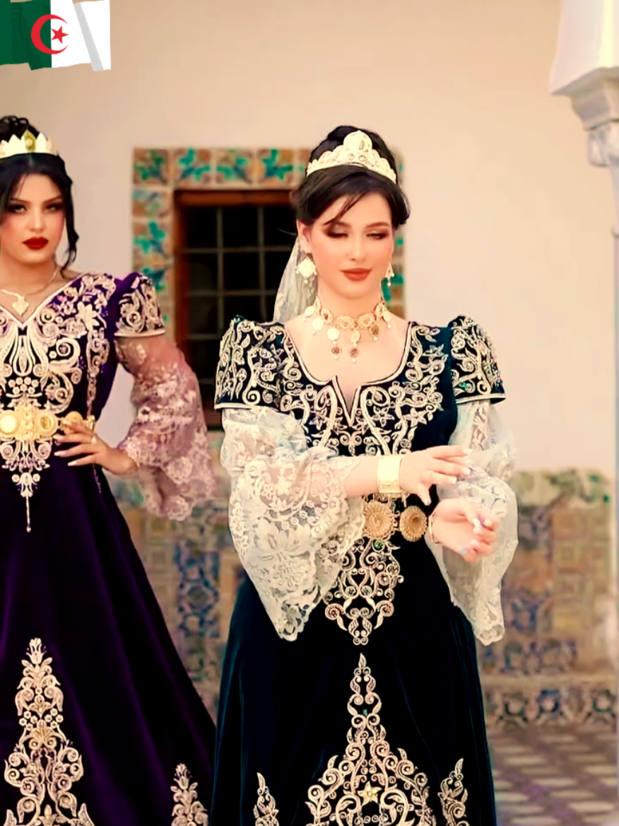 اللباس تقليدي الجزائري. الزي النسائي الجزائري  #اللباس_التقليدي_الجزائري  #الزي_الجزائري  #الزي_النسائي_الجزائري  #ملحفة_شاوية  #جبة_قبايلية_جزائري📸📽🔰🇩🇿♓ 