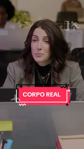 CORPO REAL • Amiga, adorei essa estética de rosto cansado! Tá super em alta essas olheiras e marcas de expressão. Em um mundo de harmonização facial é muito importante termos pessoas mal diagramadas! #portadosfundos #shorts #beleza #bodypositivity 