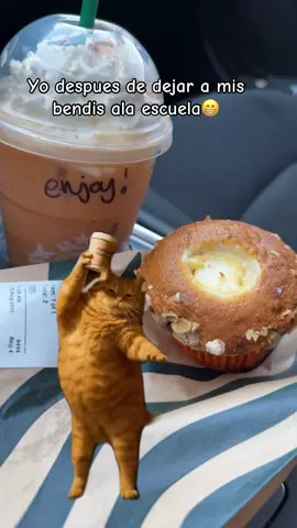 #falldrinksatstarbucks #quechevere #humor #cafesito #starbies 