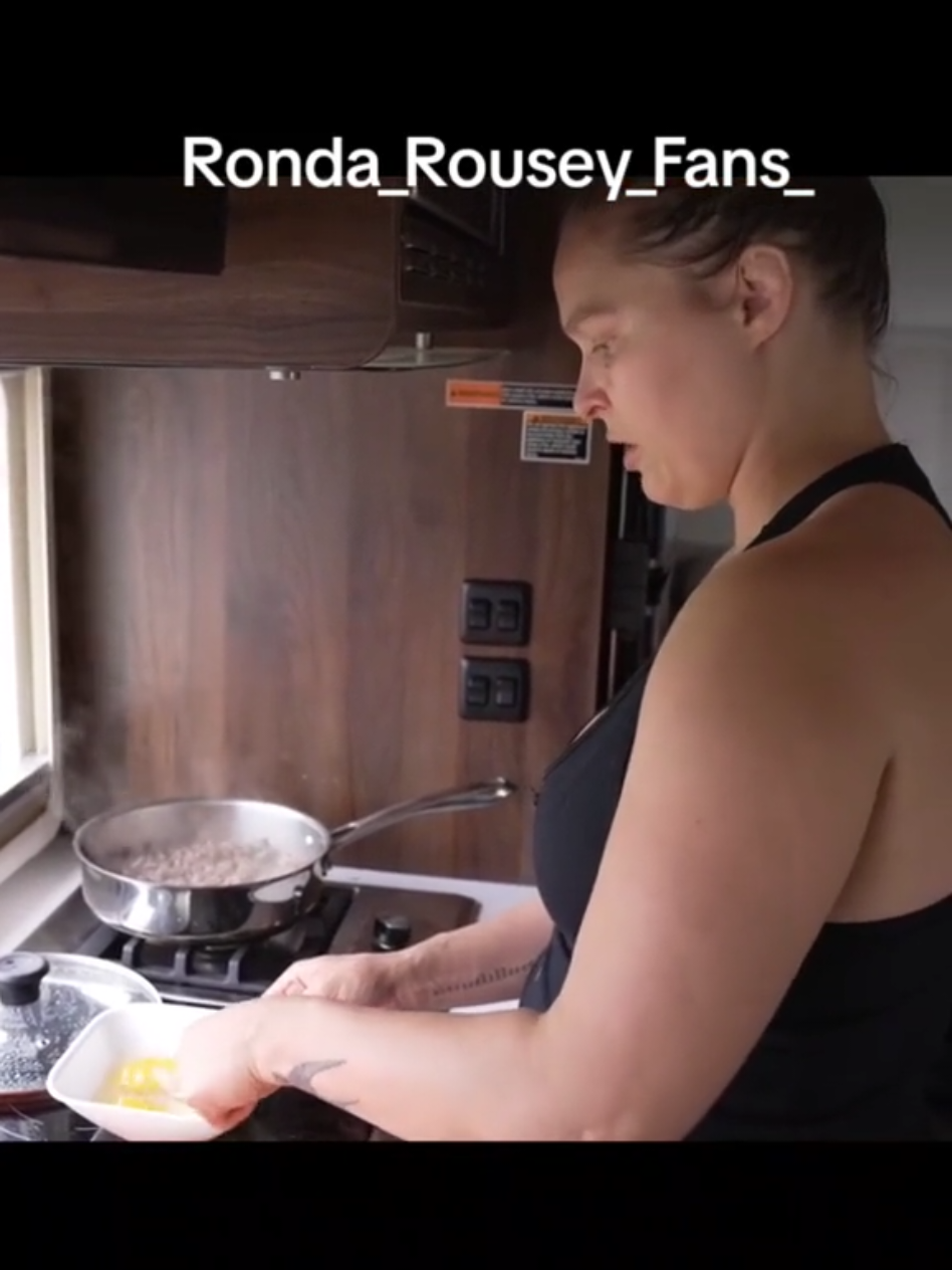 #ronda_rousey_fans_ #working #rondarousey #creator #baby 