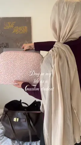 Love this font🧸 #muslimtiktok #student #dayinmylife #fyp #modestfashion 
