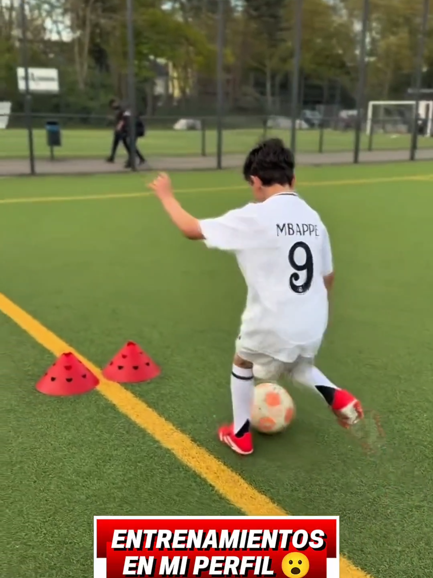 ⚽ ¿Eres entrenador de fútbol formativo o estás dando tus primeros pasos en la dirección de niños y jóvenes? 🏆 Este curso está diseñado para ti. 🚀 Ya seas principiante o con experiencia, aquí tendrás las herramientas más efectivas para formar jugadores desde los 4 hasta los 21 años de edad. 👉 Además, obtendrás acceso a: 🔹 El paquete de ejercicios del método Coerver, reconocido mundialmente por potenciar la técnica individual. 🔹 El paquete infantil, con dinámicas adaptadas para que los más pequeños aprendan divirtiéndose desde los 4 años. No pierdas la oportunidad de transformar tu manera de entrenar y marcar la diferencia en el desarrollo de tus jugadores. 🔥 Da el siguiente paso y únete hoy mismo 👉 [Ve al link en mi perfil] #FútbolParaJuveniles #FútbolBase #FútbolDeFormación #DesarrolloDeJugadores #FútbolJuvenil #pedroterneusdt