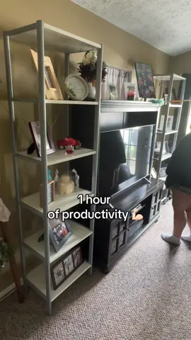 My videos are slacking because this momma is tiredddd #smallcreator #34weekspregnant #cleanwithme 