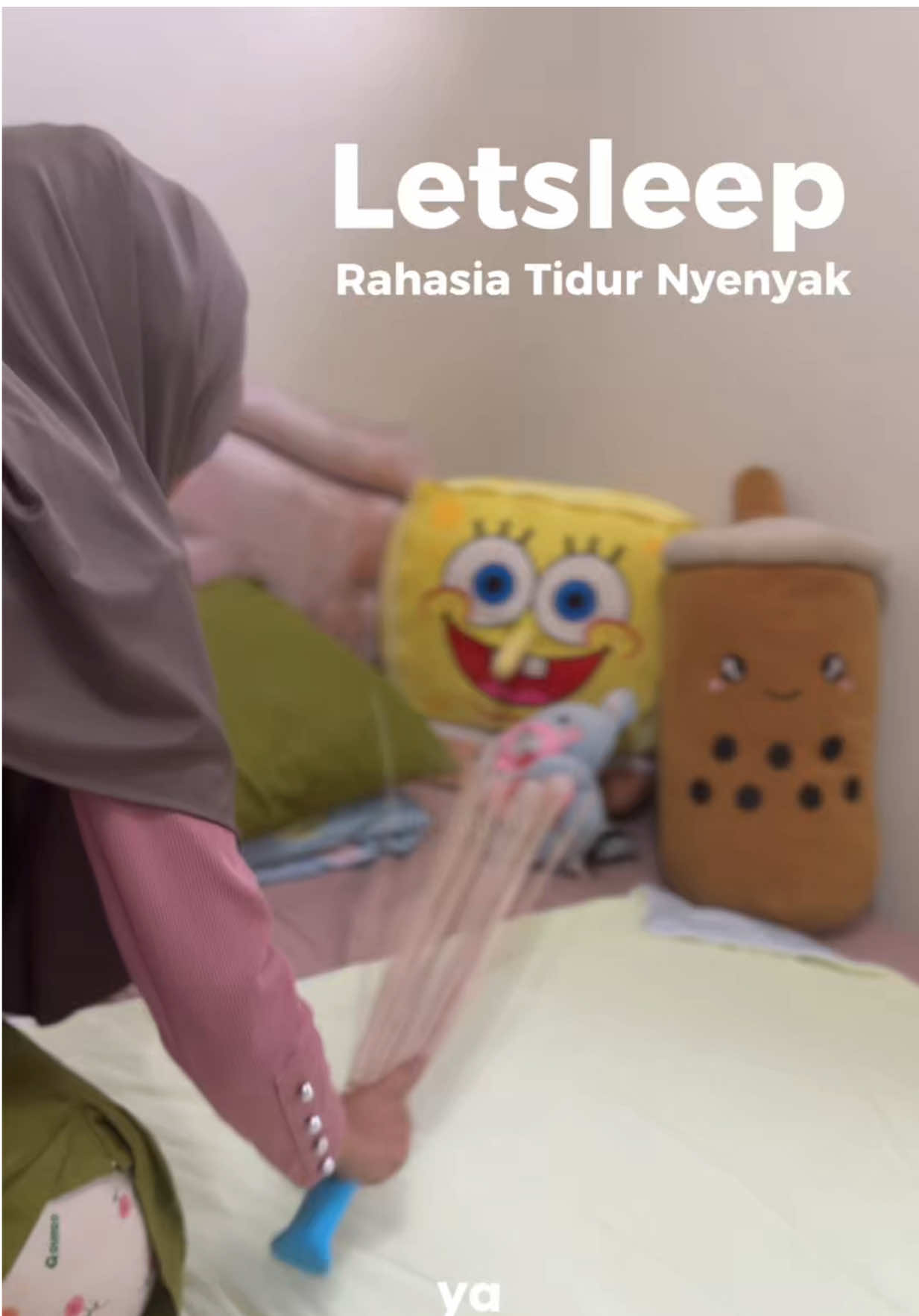 Sapu lidi = pengusir aura negatif? 🌙 Mitos atau fakta ya? 😶 Padahal kalau pake selimut dingin ini, badan auto relax, tidur jadi lebih tenang 😴❄️ Jangan lupa pakai kode ‘LETSSAVE15’ biar makin hemat yaa @LETSLEEP Indonesia #letsleep #selimut #selimutdingin #selimutcooling #homeliving 
