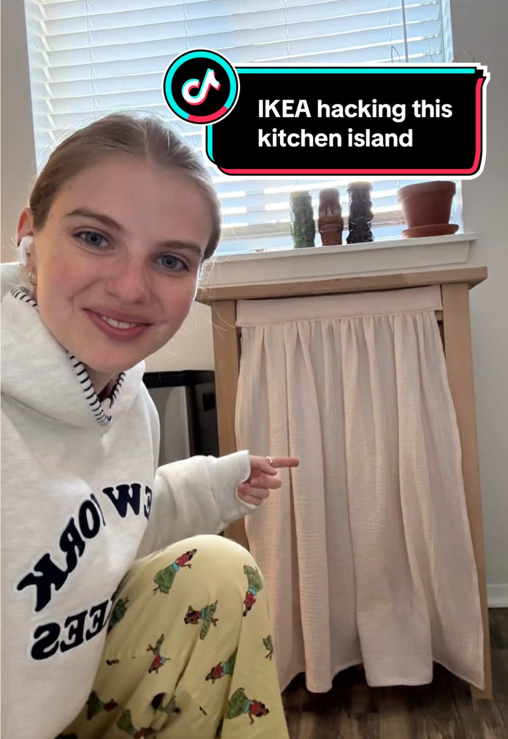 Today I’m doing a little ikea diy thing makin a super cool kitchen curtain like and subscribe :D #beginnersewing #sewing #homedecor #DIY #farmhouse 