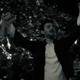 اخ باقي قيه لقطات اصبرو اصحى واصمم عليها وانزلها🫩. #ازيل #halitözgürsarı #عيناك_كالبحر_الاسود #gözlerikaradeniz #fyp 