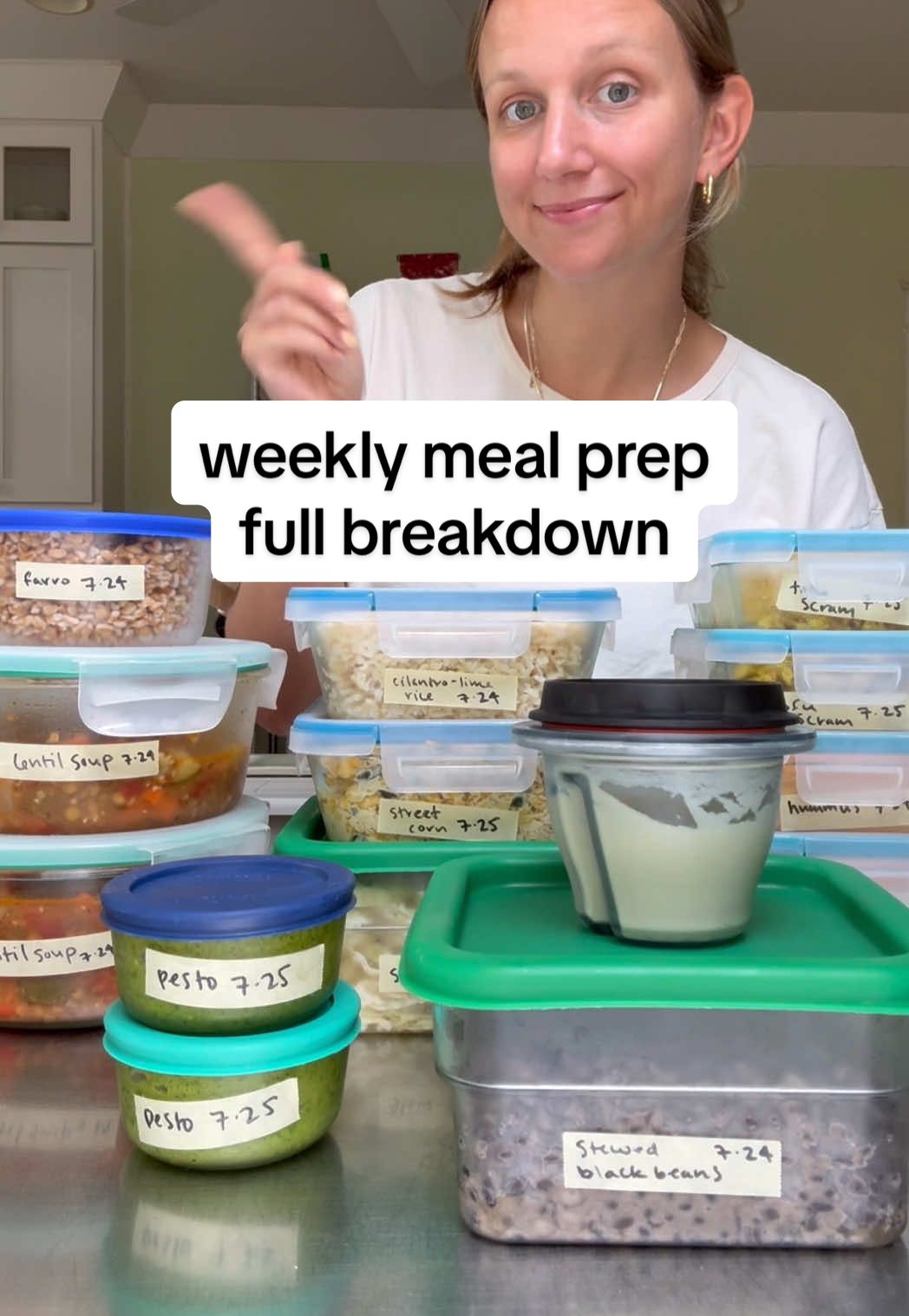 Weekly Meal Prep With Me 1. Street corn burrito bowls 2. Italian lentil vegetable soup 3. Peach & mozz salad with creamy basil dressing 4. Falafel and hummus pitas 5. Pesto breakfast burritos 6. Halloumi sandwiches with pesto and hummus #mealprep #plantbased #personalchef #healthyfood #vegetarian 