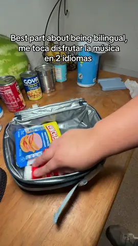 La música de los 2000, y 2010s en ambos idiomas siempre serán mejores. #musicaenespañol #melindadoesitall #morningroutine #packlunchformykids #mexicana 