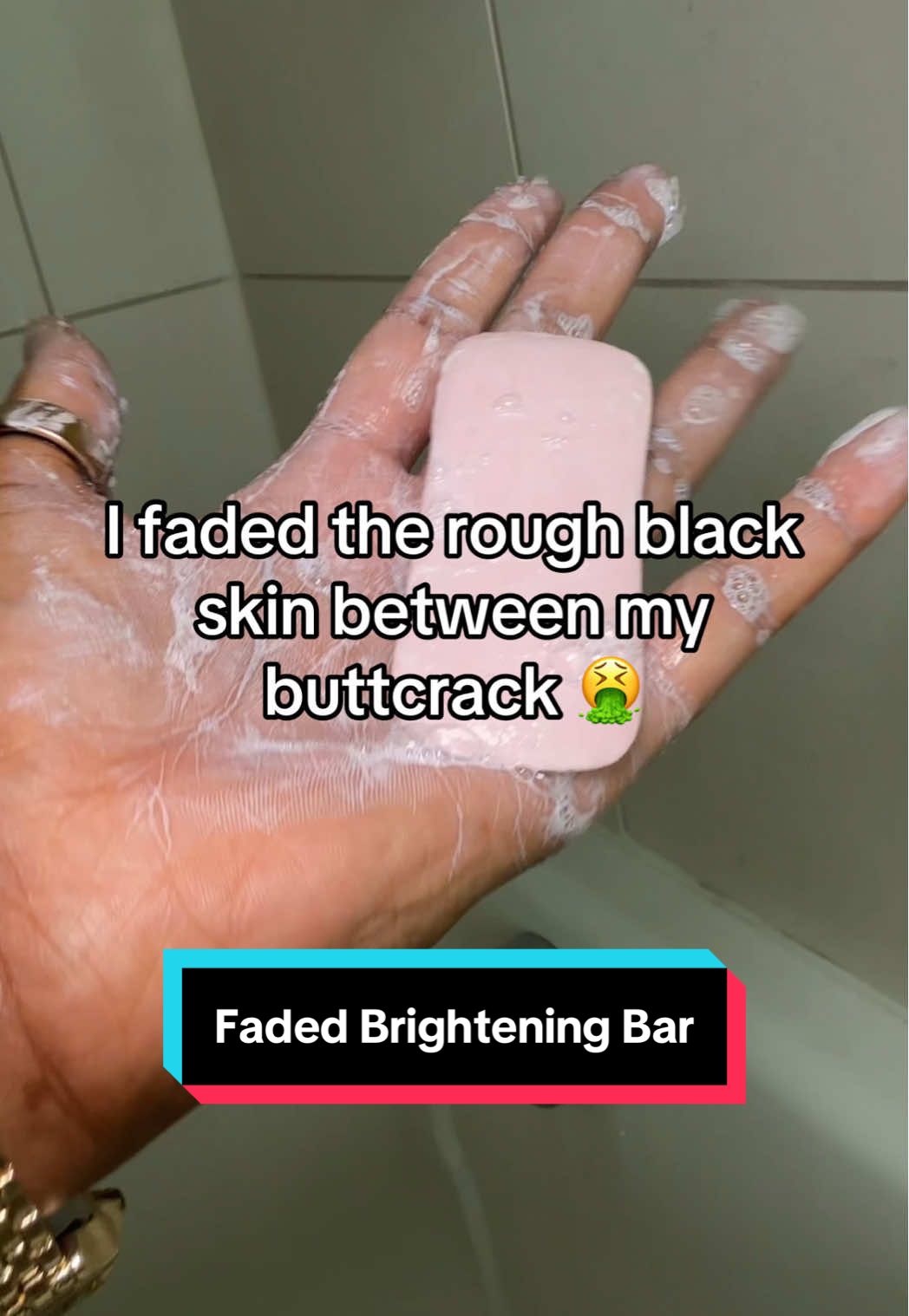 This faded my buttcheeks within 2 weeks of using this faded brightening cleansing bar 😳#fadedbar #topicals #hyperpigmentation #darkspots #tiktokshopcreatorpicks 