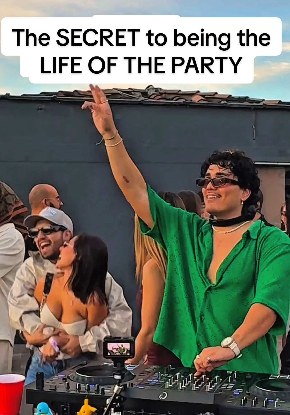 The secret to being the life of the party! How to turn things up 🙌🏽 . . . . . #housemusic #aura #party 