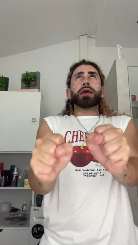 Tenez vos daronnes. Produits utilisés  Nettoyant @Martine Cosmetics  Facial pads @ELEMIS  Les sérums @The Ordinary  La crème @Elemis 