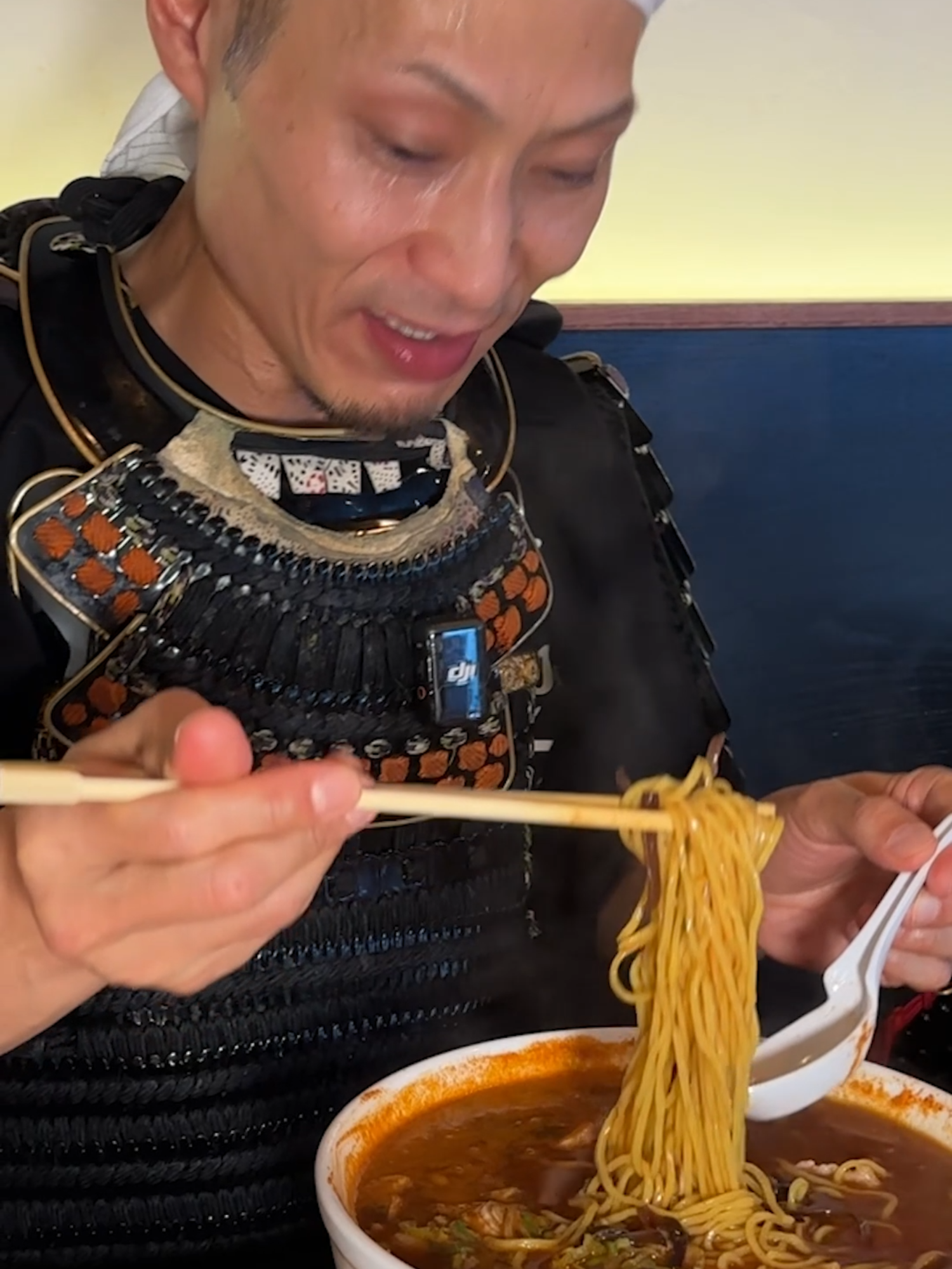 【大食い】熱い！辛い！LAの激辛ラーメンに挑戦してみたらヤバい事に。【Orochon Ramen】【武士飯】#大食い #早食い #大食い選手権 #asmr #mukbang #デカ盛り #おすすめ #孤独のグルメ #food #FoodTok