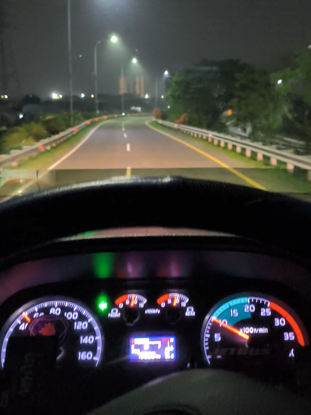 Jam pedas 🥱 #hino500 #storydriver #pesonatrukindonesia #bahanswmu #fyp 