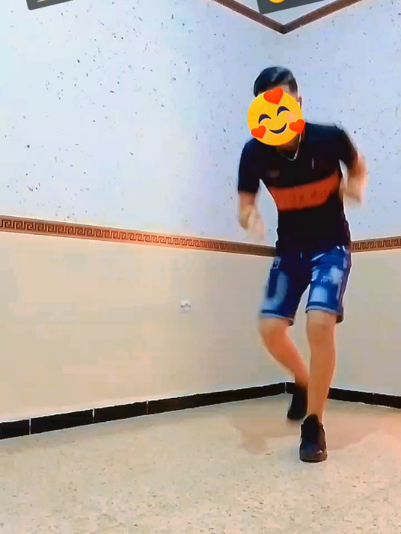 مجاجي احيه😁#المريول_أبب🐊💕 #الرقصة_الأسطورية #الجزائرية #ابونيوو__خواتي__اتهلاو #😁😁😁 