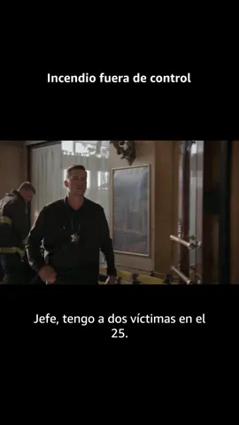 Un incendio consume un edificio de 15 pisos 😱🔥¿Lograrán salvar a todos? #AmazonPrimeMx #PrimeVideo #ChicagoEnLlamas #ChicagoFire #leccionesdelavida #chicagofireseries