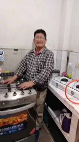 Gracias a todos por ayudarme a comprar mi cosína y a mi nieta @Moca #cosina #nueva #graciasporelapoyo #graciasdios #fyppppppppppppppppppppppp 