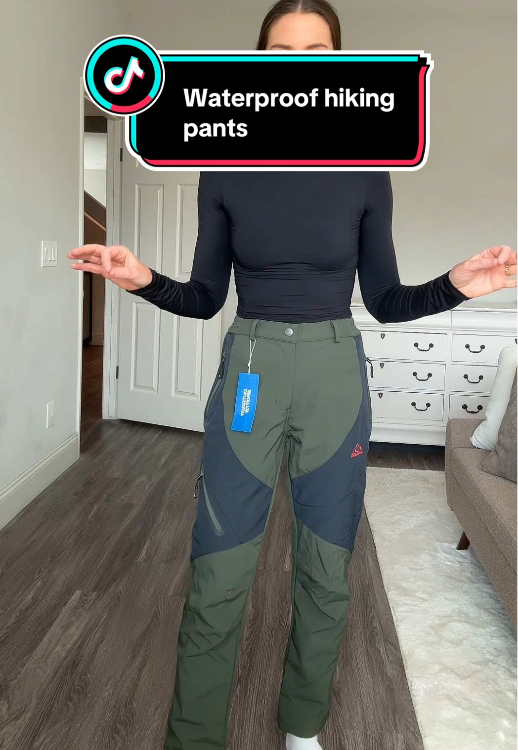 The quality of these waterproof hiking pants blew my mind. Multiple zipper pockets, insulated, fleece lined, high waisted, warm, they seriously check all the boxes! #waterproof #hikingpants #outdoorwear #hikinggear #hikinglife 