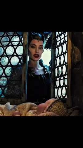 Filmes Favoritos 🍿 Nome Do Filme: Malévola: Dona do Mal | Disney+ #filmes #compartilha #comenta #curte #osmelhores