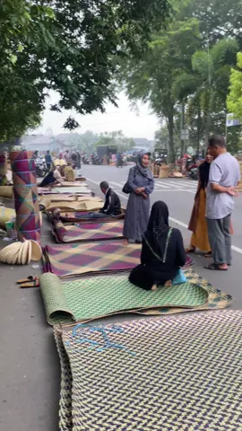 Pasar kerajinan amuntai #purun #anyamanpurunkalimantan #pasarkerajinanamuntai #purunik 